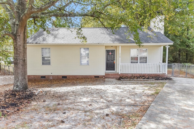 Building Photo - 102 Kells Dr