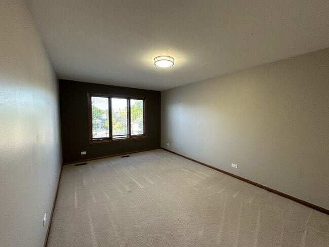 Building Photo - 1134 S Hiddenbrook Trail