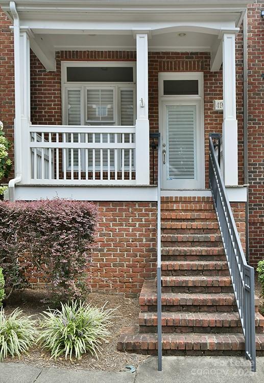 Building Photo - 4939 S Hill View Dr