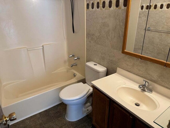 Building Photo - "Charming 3-Bedroom Home in Fort Walton Beach!"