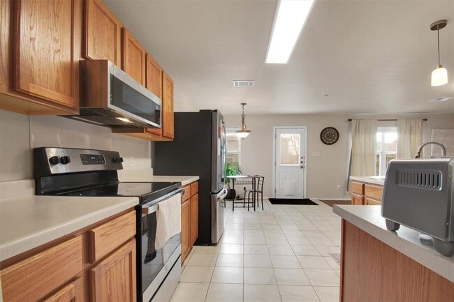 Building Photo - 18205 Topsail St