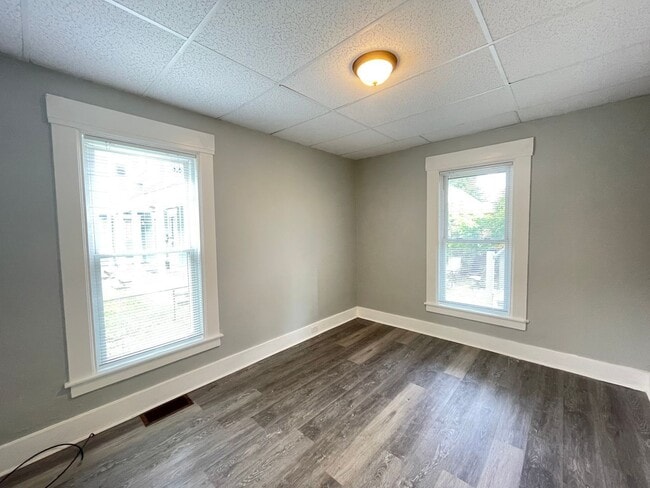 Building Photo - 31 Pennacook St