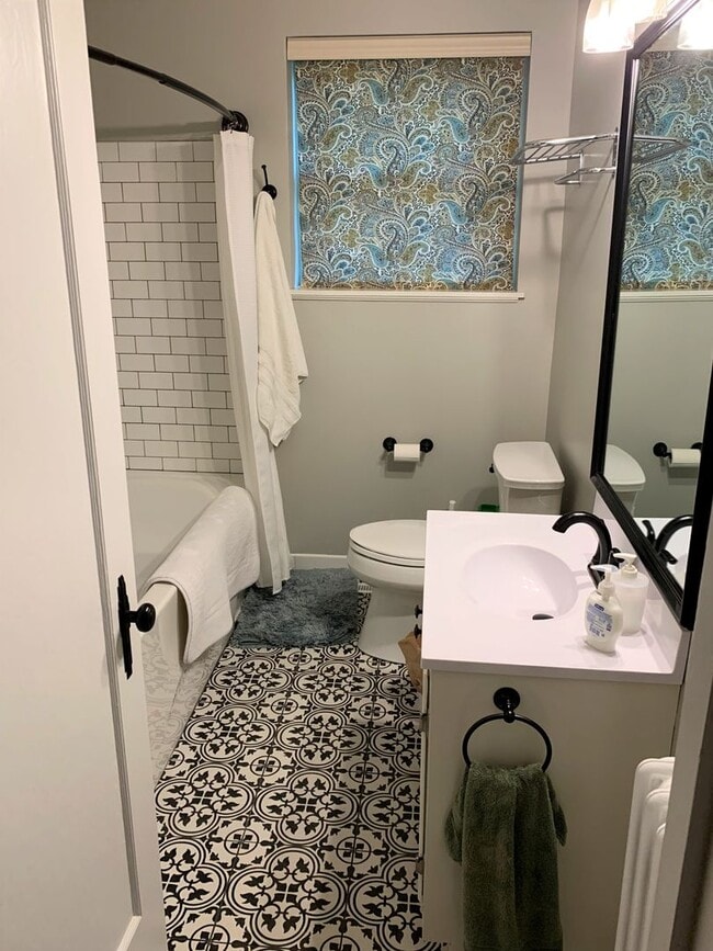 Building Photo - 148 Campbell Ave