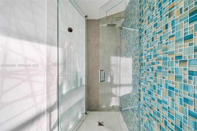 Building Photo - 1701 Sunset Harbour Dr