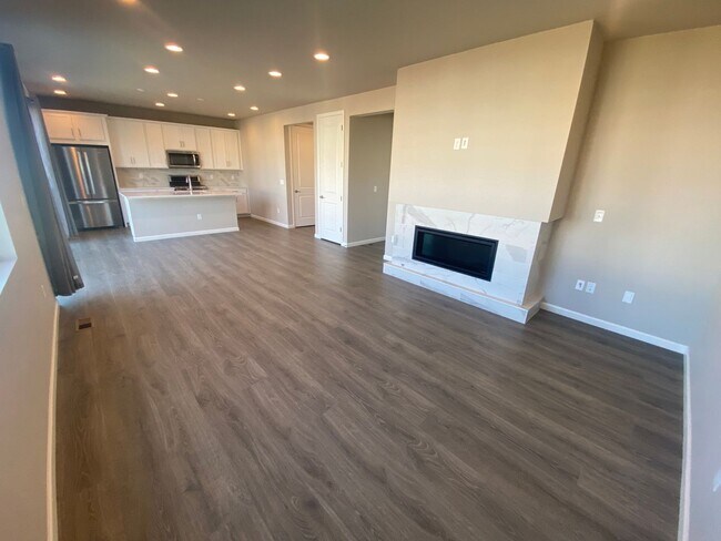 Building Photo - Fantastic Paired Home in Castle Rock