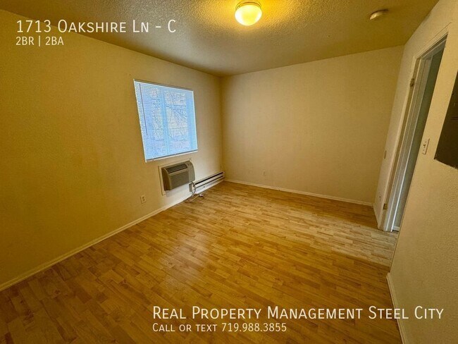 Building Photo - 1713 Oakshire Ln