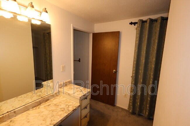 Building Photo - 15808 Tinsberry Pl