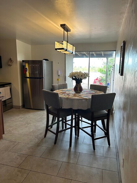 Building Photo - 2625 S Lands End Rd