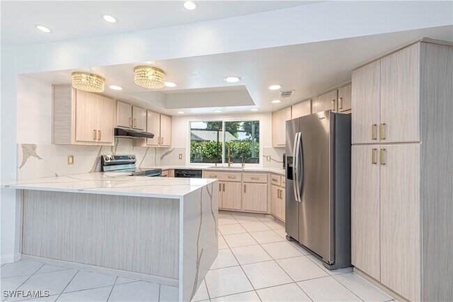 Building Photo - 297 Bay Meadows Dr