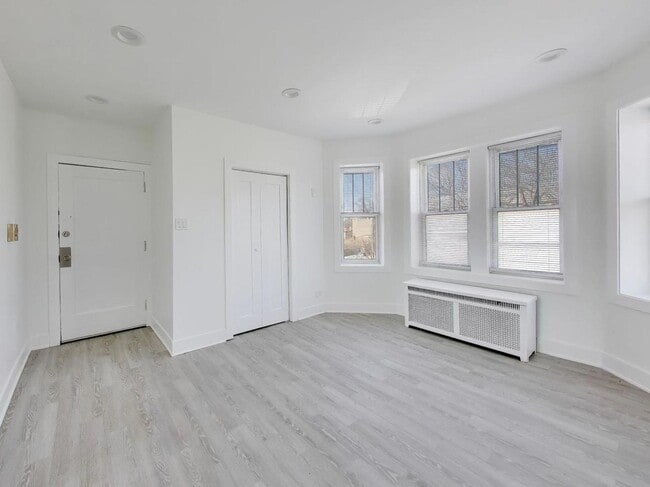 Building Photo - 7425 N Campbell Ave