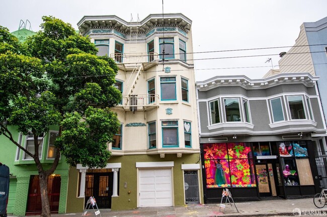 Building Photo - 723 Haight St