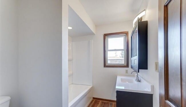Building Photo - 128 Alpine Dr