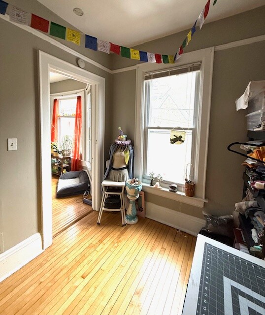 Building Photo - 919 E Clarke St