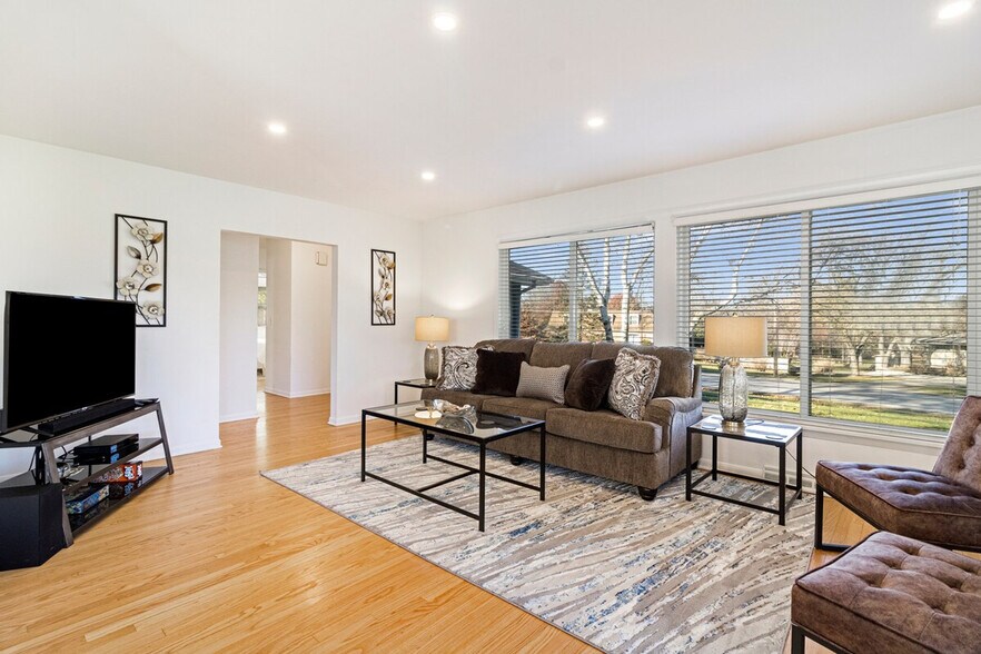 Primary Photo - 1542 Orchard Rd