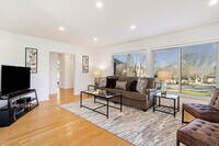 Building Photo - 1542 Orchard Rd