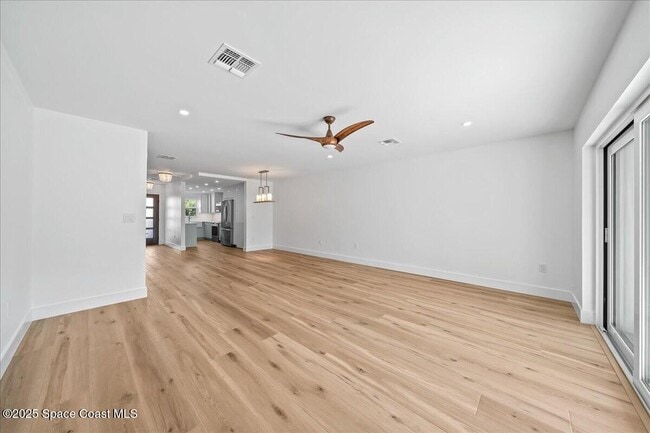 Building Photo - 201 Fifth Ave