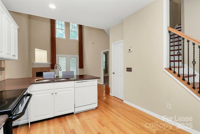 Building Photo - 16919 Commons Creek Dr
