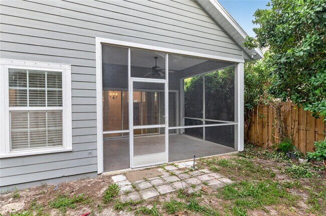 Building Photo - 914 SW 83rd Terrace