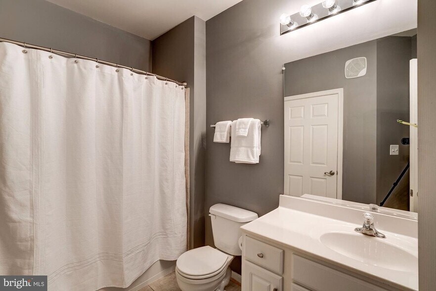 Building Photo - 21228 McFadden Sq