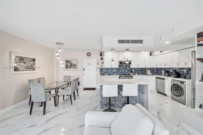 Building Photo - 2501 S Ocean Dr