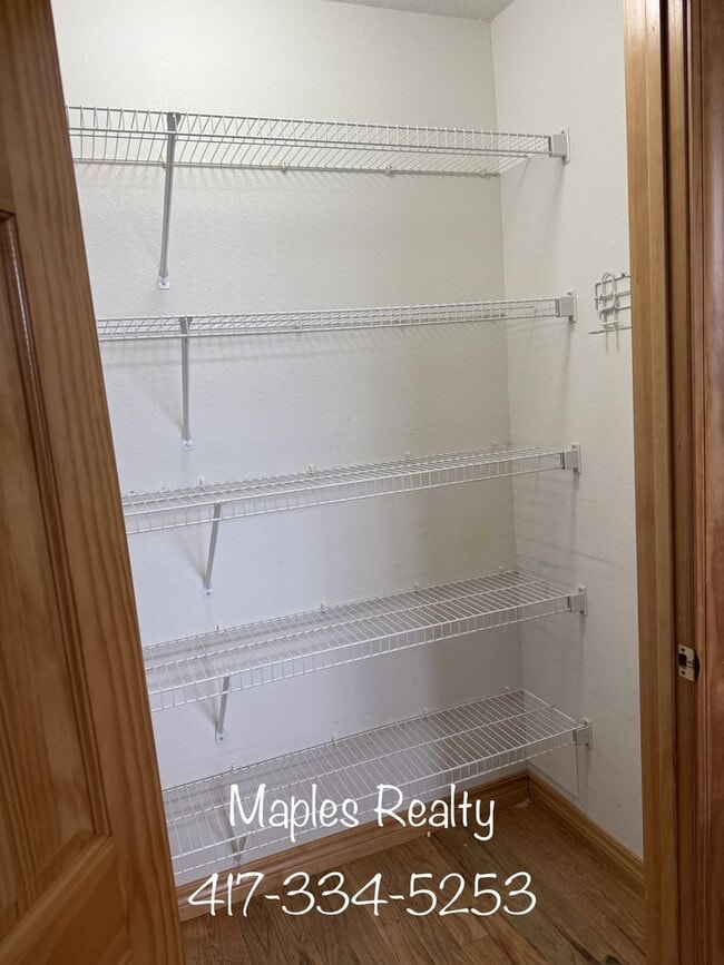 Building Photo - Executive Lake Home near Big Cedar Lodge