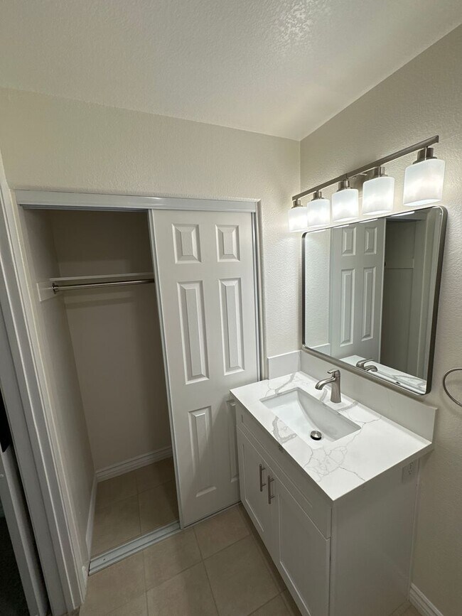 Building Photo - SCRIPTS RANCH-FULLY REMODELED  2 BED, 2.5 BATH - AVAILABLE NOW!