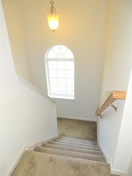 Building Photo - 126 Wheatstone Ln