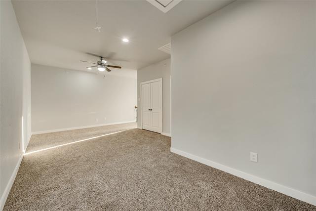 Building Photo - 5827 Rivendell Dr