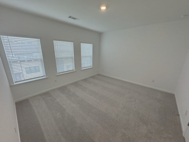 Building Photo - 7 Peeples Dr