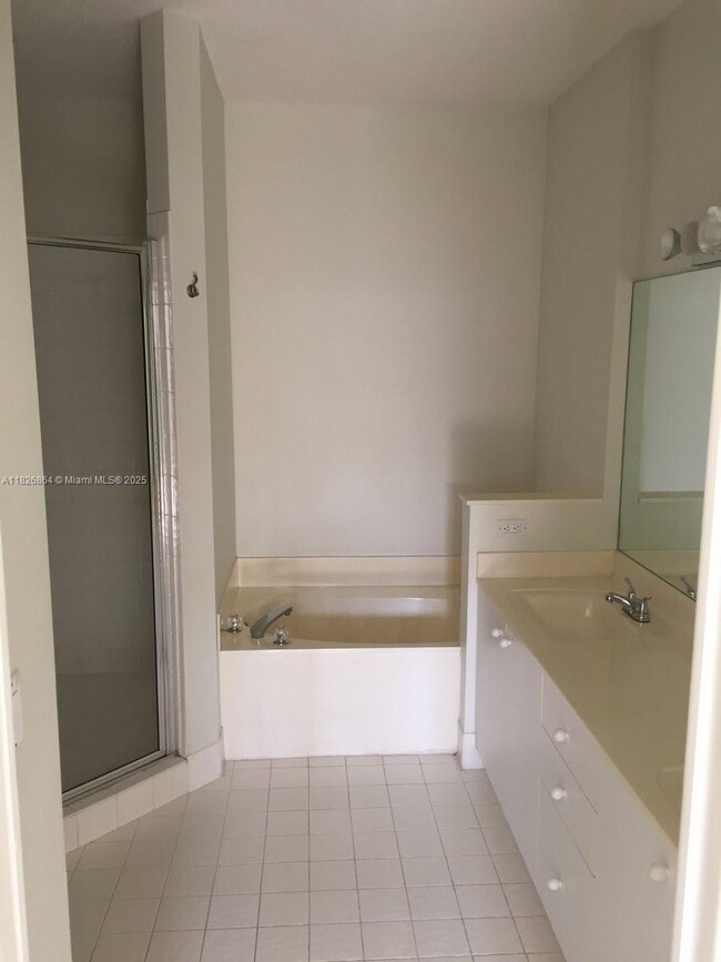 Building Photo - 6568 Villa Sonrisa Dr