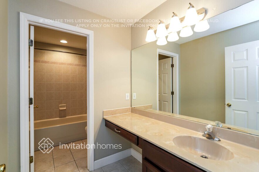 Building Photo - 8809 Cameron Crest Dr
