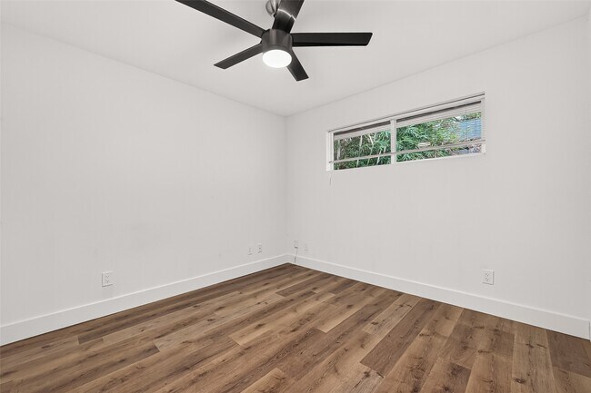 Building Photo - 10819 Oasis Dr