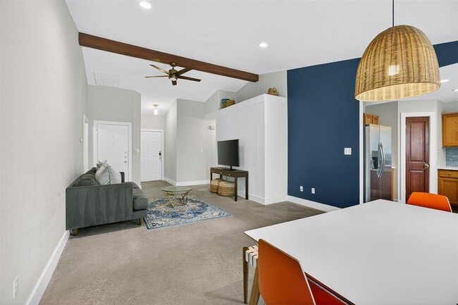 Building Photo - 1182 Waller St