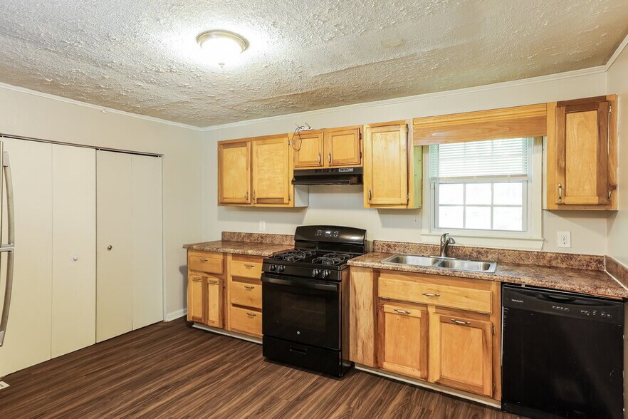 Building Photo - 2743 Argyle Dr NW