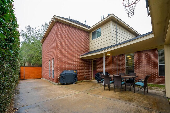 Building Photo - 8915 Wallington Dr