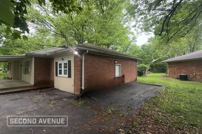 Building Photo - 25 Belle Dr