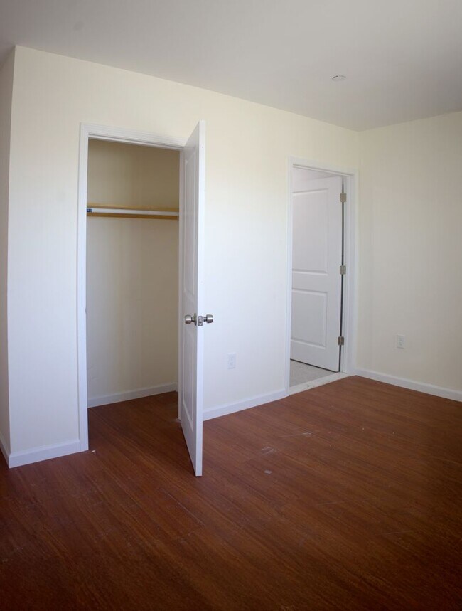 Building Photo - NEW 3 BEDROOM APT IN SOUNDVIEW
