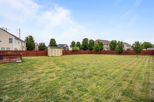 Building Photo - Spacious 5BR Home with Large Backyard in Quiet Chesapeake Neighborhood!