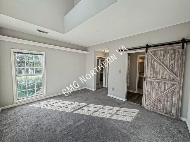 Building Photo - 6956 Ellingham Cir