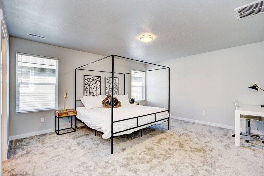 Building Photo - 5280 West Grand Rapids St