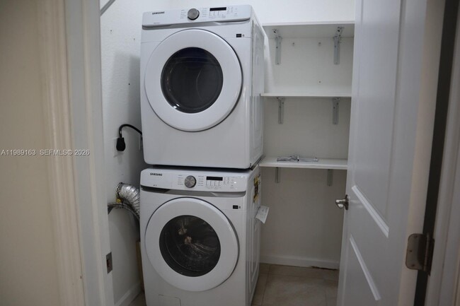 Building Photo - 27440 SW 135th Ave Rd