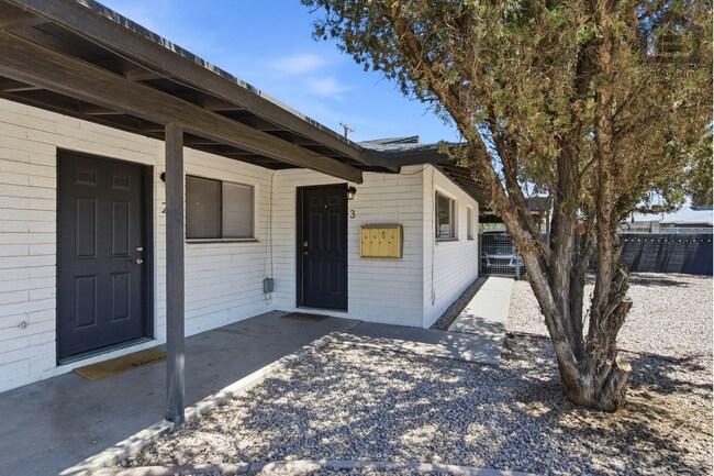 Building Photo - 4711