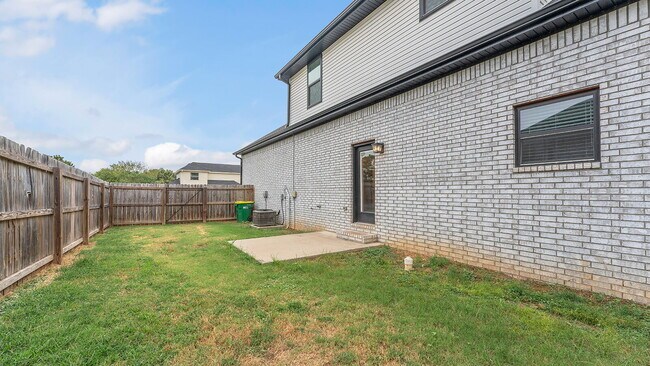 Building Photo - Welcoming Farmington Home Near Local Amenities