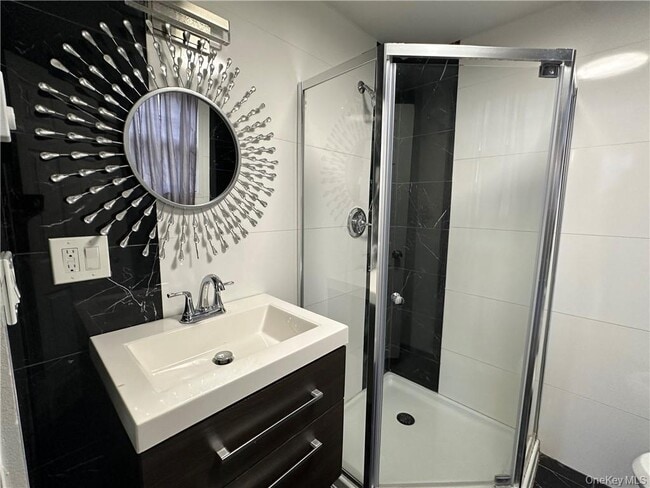 Building Photo - 55-57 Burlingham Rd