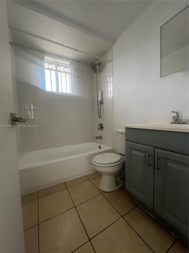 Building Photo - 3680 Oak Ave