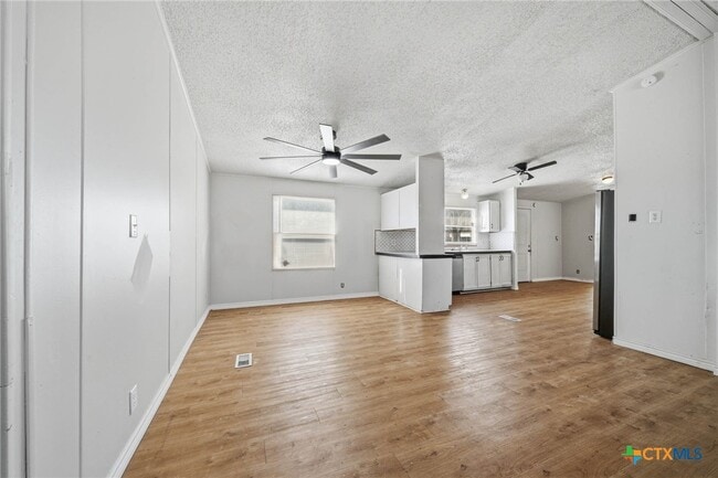 Building Photo - 3034 Barr Ln