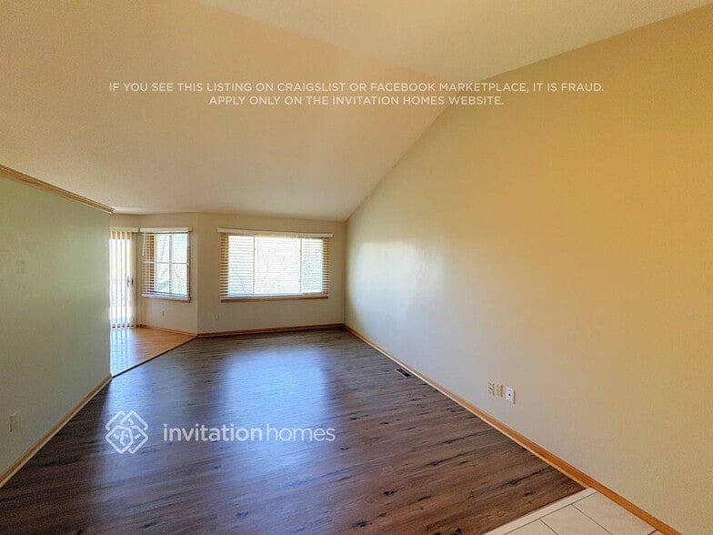 Building Photo - 21020 Floral Bay Dr N