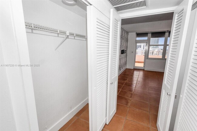 Building Photo - 4747 Collins Ave