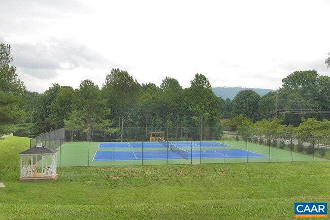 Building Photo - 1242 Villa Ln