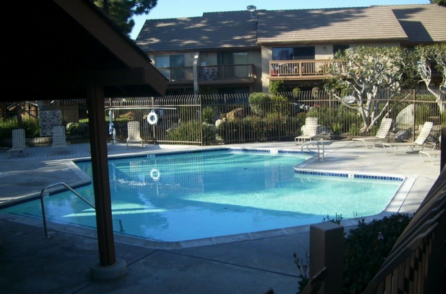 Building Photo - PET FRIENDLY One Bedroom Condo in a Peacef...